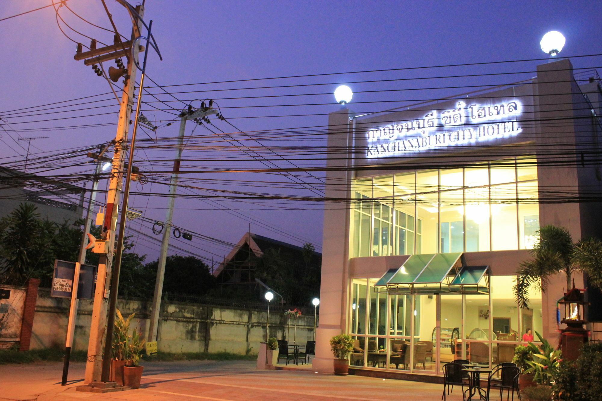 Kanchanaburi City Hotel Extérieur photo