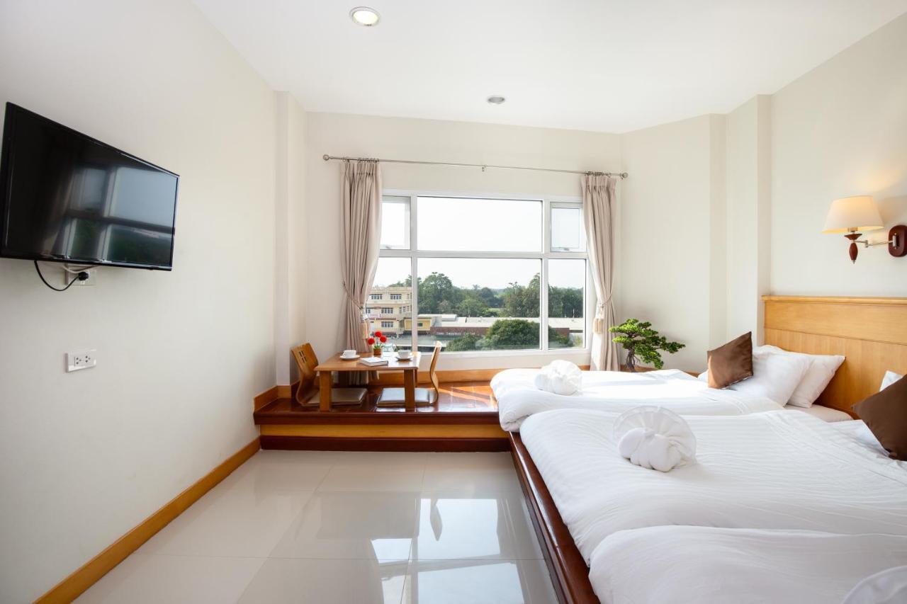 Kanchanaburi City Hotel Extérieur photo
