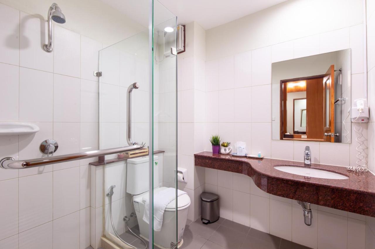 Kanchanaburi City Hotel Extérieur photo